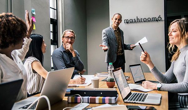 كيفية تحقيق الأهداف الطموحة باستخدام OKRs